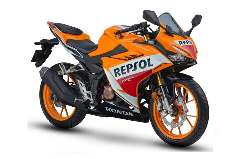 Honda-CBR-150R-Repsol-ABS-2026-edition-side-view-in-Bangladesh-showroom